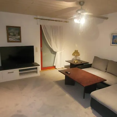 Am Sportplatz Im 公寓